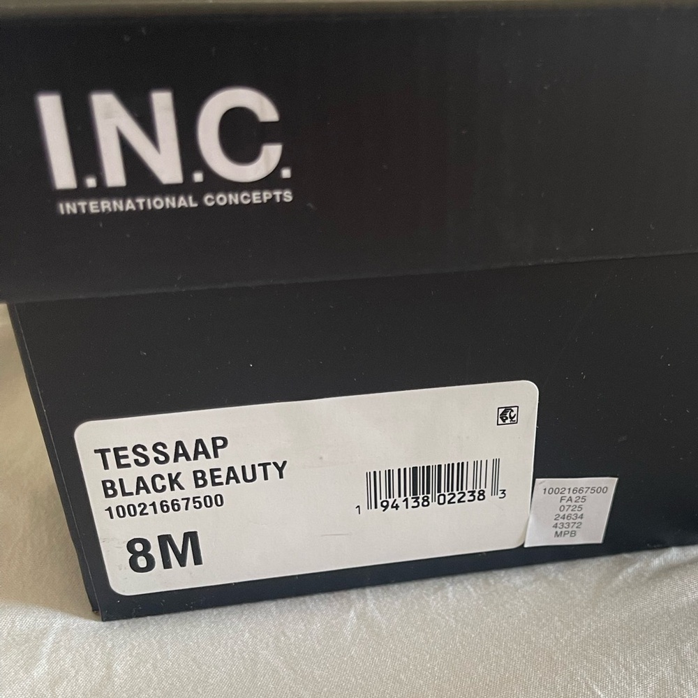 INC International Concepts Black Patent Heels - step out in style - Picture 4 of 4